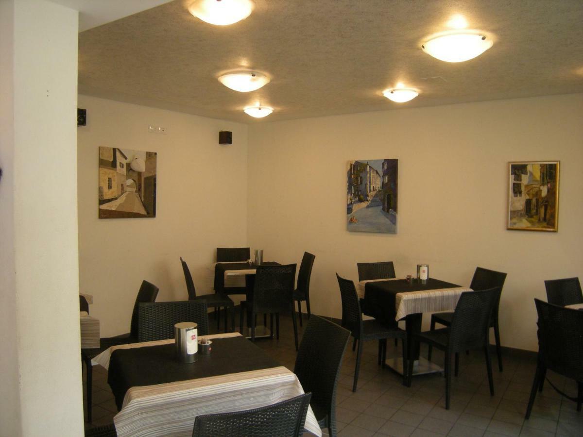 Al 106 Hotel Triest Exterior foto